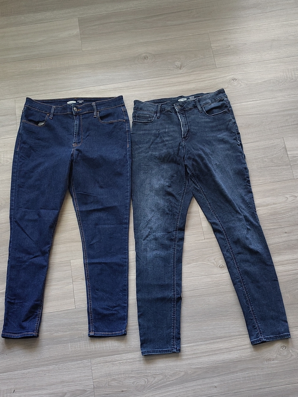 Old Navy Women’s Skinny Jeans in Dark Blue and Faded Black Wash